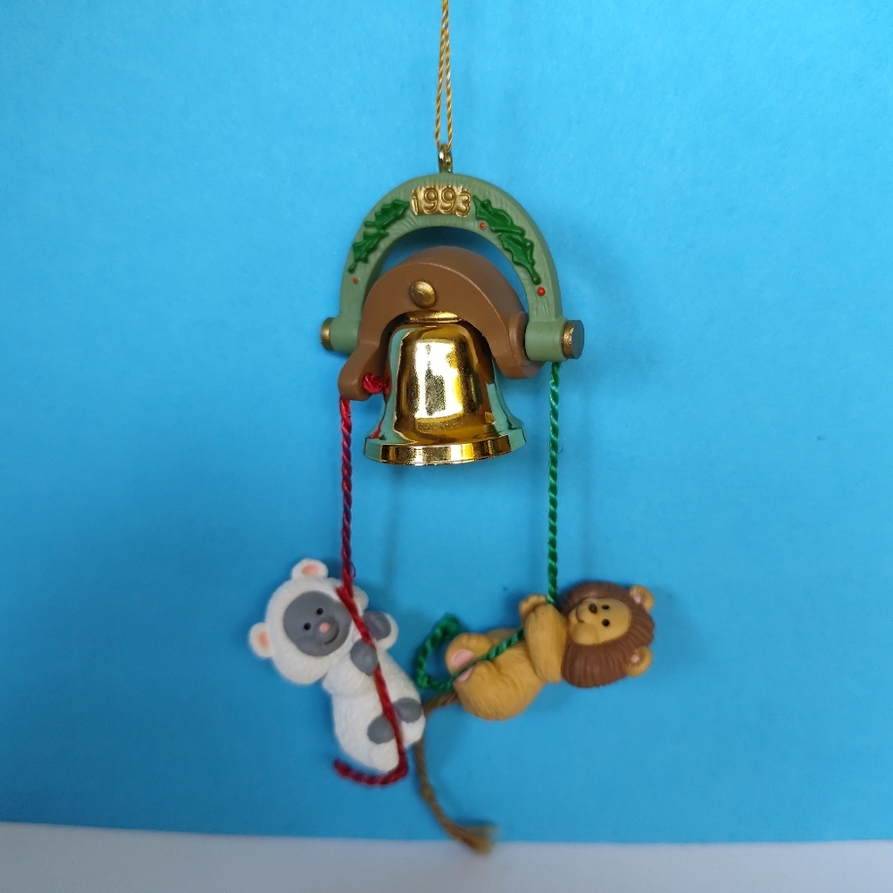3/$30💜Hallmark 1993 Curly N Kingly Ornament